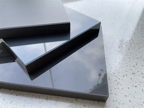 Glazen keukenkastdeuren